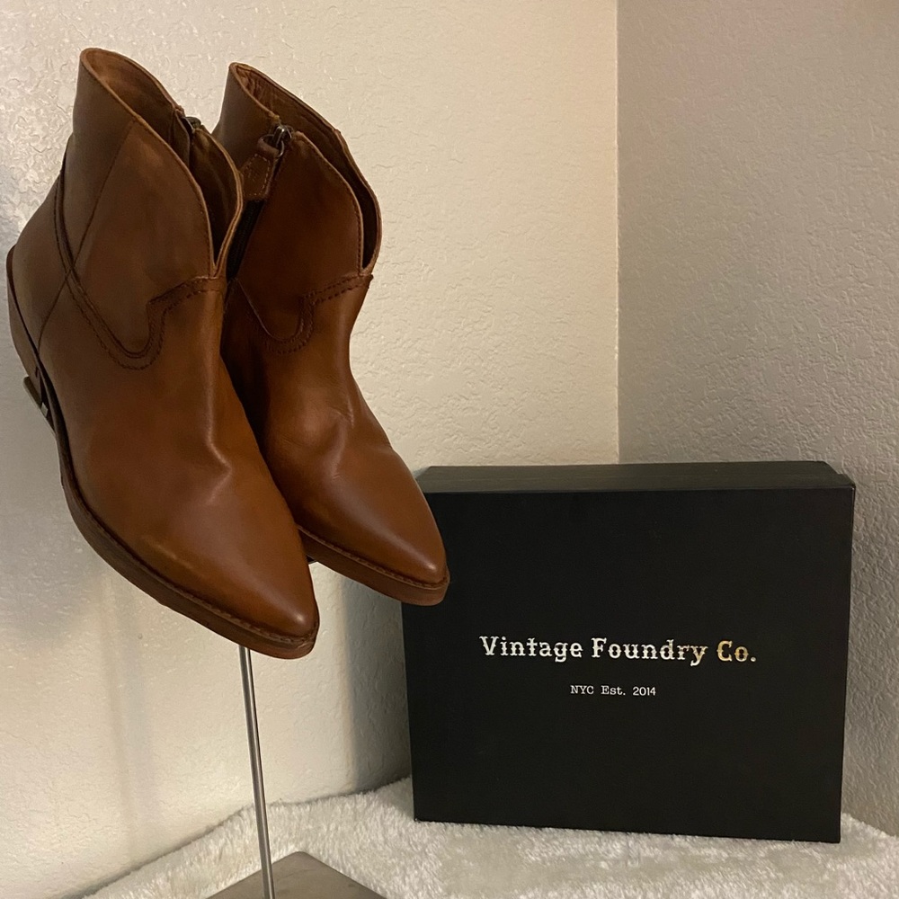 NIB Women Vintage Foundry Arielle Boot - Size 7
